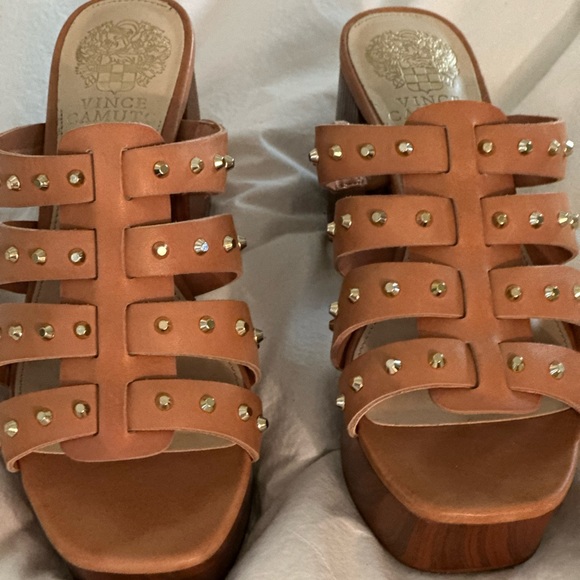 Really nice pair of clogs . Comfortable and stylish. - Picture 2 of 2